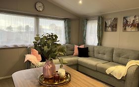 Lovely 3 Bedroom Holiday Home In Seton Sand Caravan Park Wi-Fi Xbox